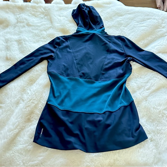 Top - Picture 3 of 3